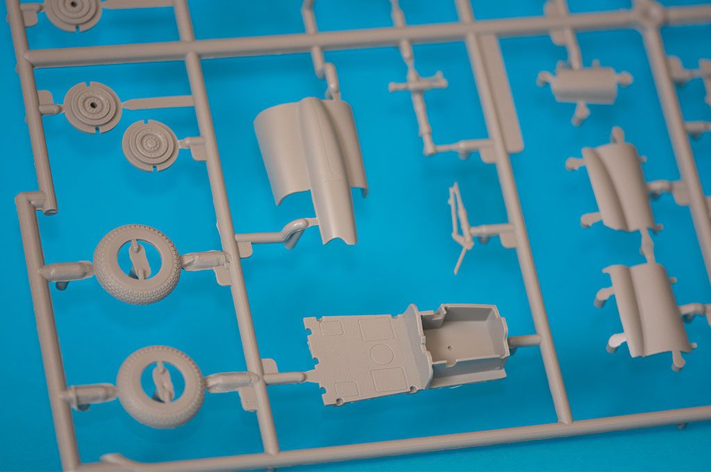 Ilyushin Il-28 1:48 scale model by Bobcat Hobby Models with detailed wheels